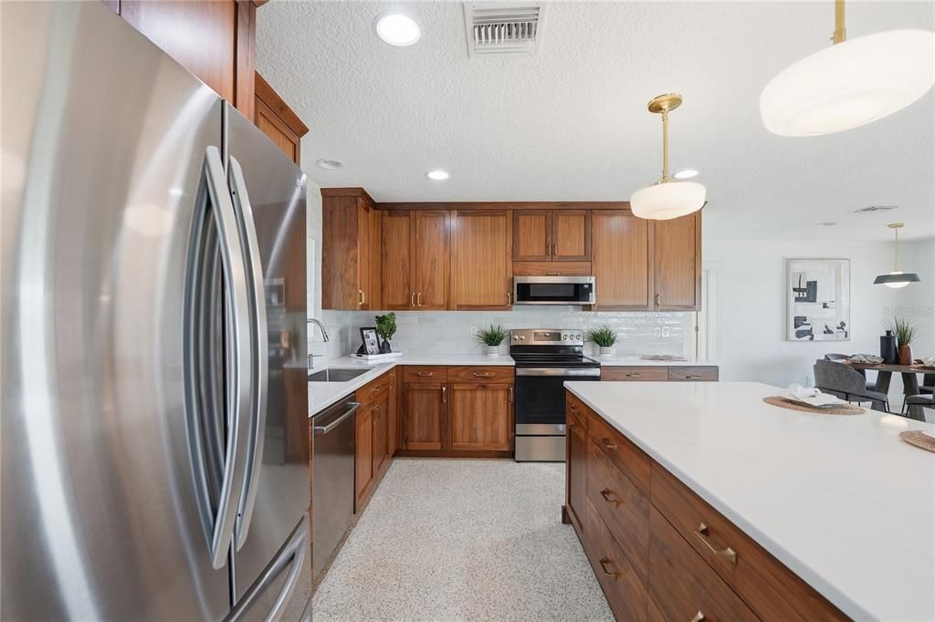 For Sale: $699,000 (3 beds, 4 baths, 2825 Square Feet)