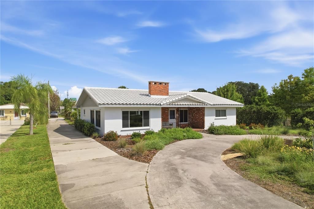 For Sale: $699,000 (3 beds, 4 baths, 2825 Square Feet)