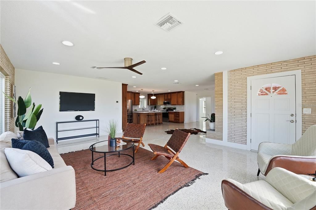 For Sale: $699,000 (3 beds, 4 baths, 2825 Square Feet)