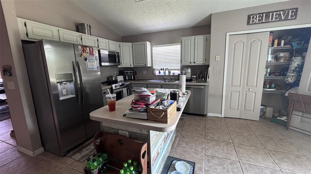 For Sale: $369,000 (3 beds, 2 baths, 1518 Square Feet)
