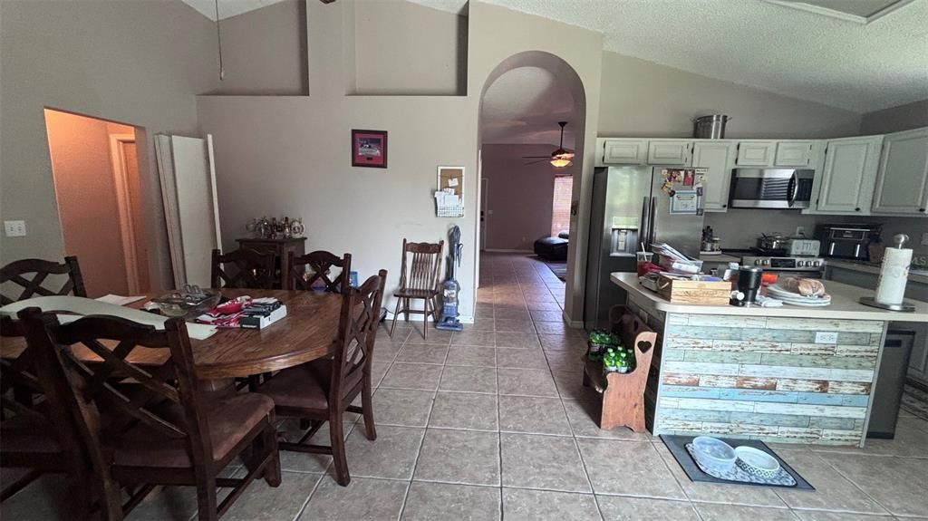 For Sale: $369,000 (3 beds, 2 baths, 1518 Square Feet)