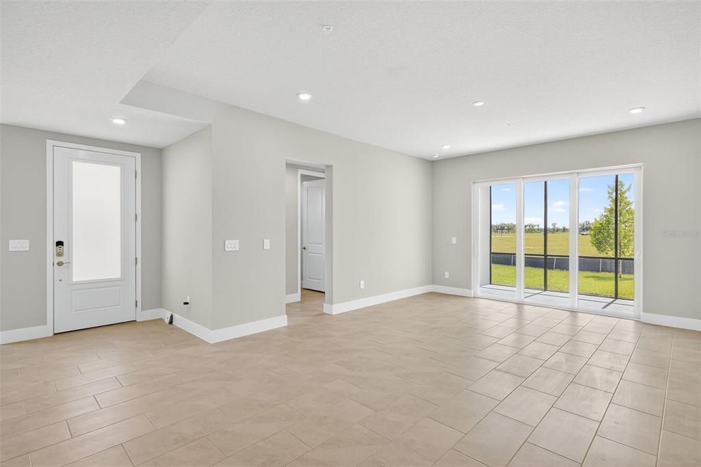 En Venta: $289,000 (2 camas, 2 baños, 1406 Pies cuadrados)