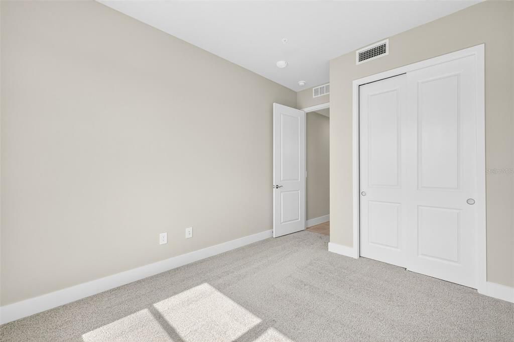 En Venta: $289,000 (2 camas, 2 baños, 1406 Pies cuadrados)