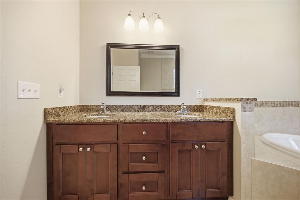 For Sale: $459,900 (3 beds, 2 baths, 1670 Square Feet)