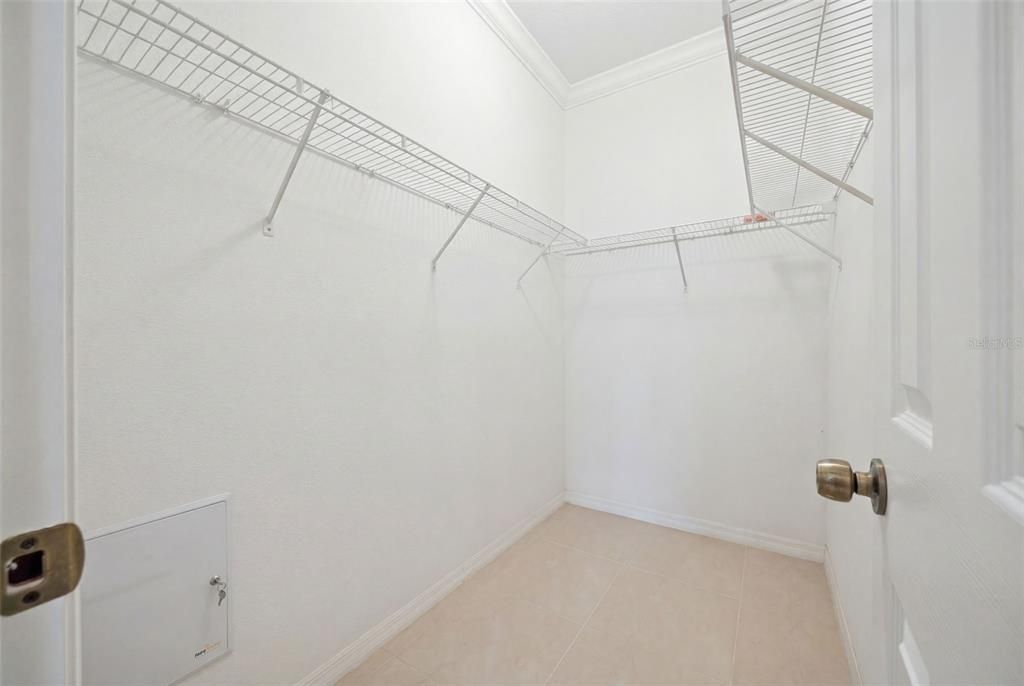 For Sale: $459,900 (3 beds, 2 baths, 1670 Square Feet)
