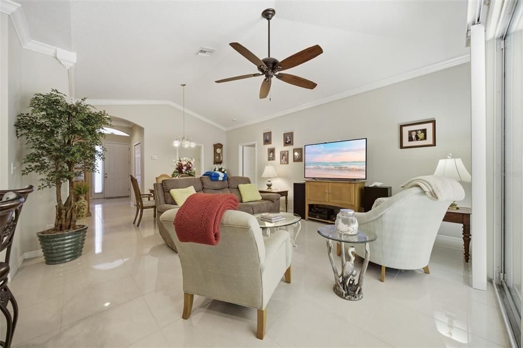 For Sale: $459,900 (3 beds, 2 baths, 1670 Square Feet)