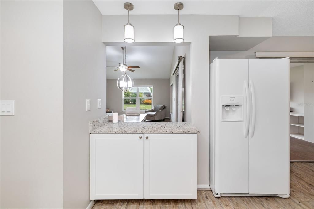 Activo con contrato: $225,000 (2 camas, 2 baños, 1379 Pies cuadrados)