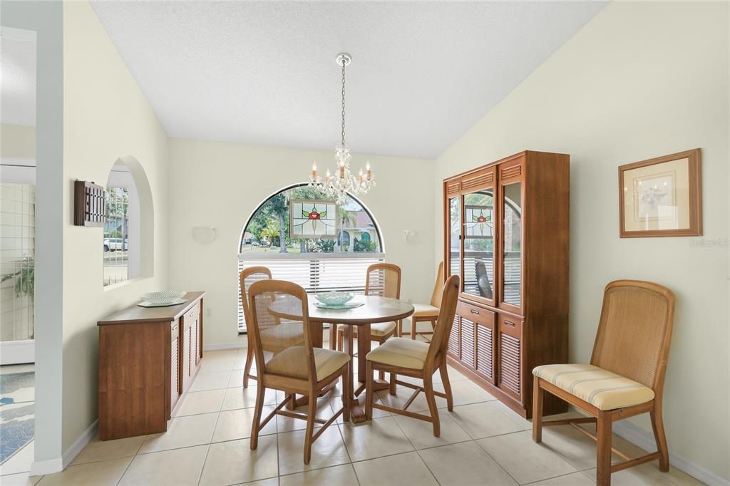 For Sale: $500,000 (3 beds, 2 baths, 2308 Square Feet)