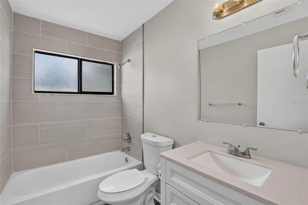 For Rent: $2,450 (3 beds, 2 baths, 1718 Square Feet)