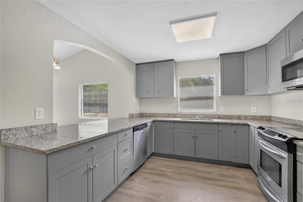 For Rent: $2,450 (3 beds, 2 baths, 1718 Square Feet)