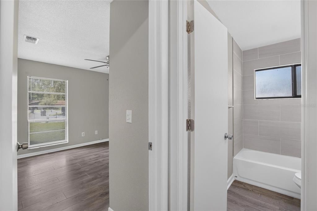For Rent: $2,450 (3 beds, 2 baths, 1718 Square Feet)