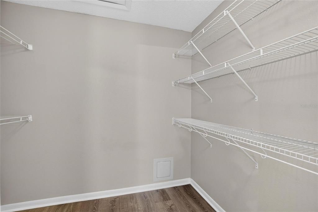 For Rent: $2,450 (3 beds, 2 baths, 1718 Square Feet)