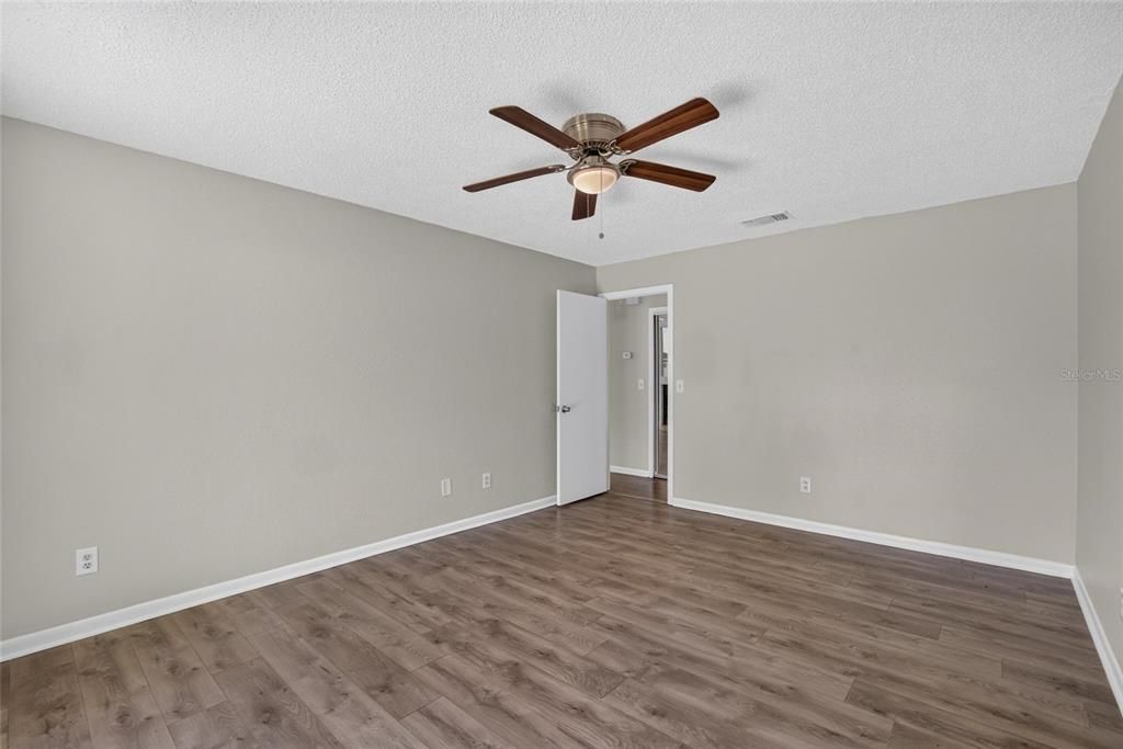 For Rent: $2,450 (3 beds, 2 baths, 1718 Square Feet)