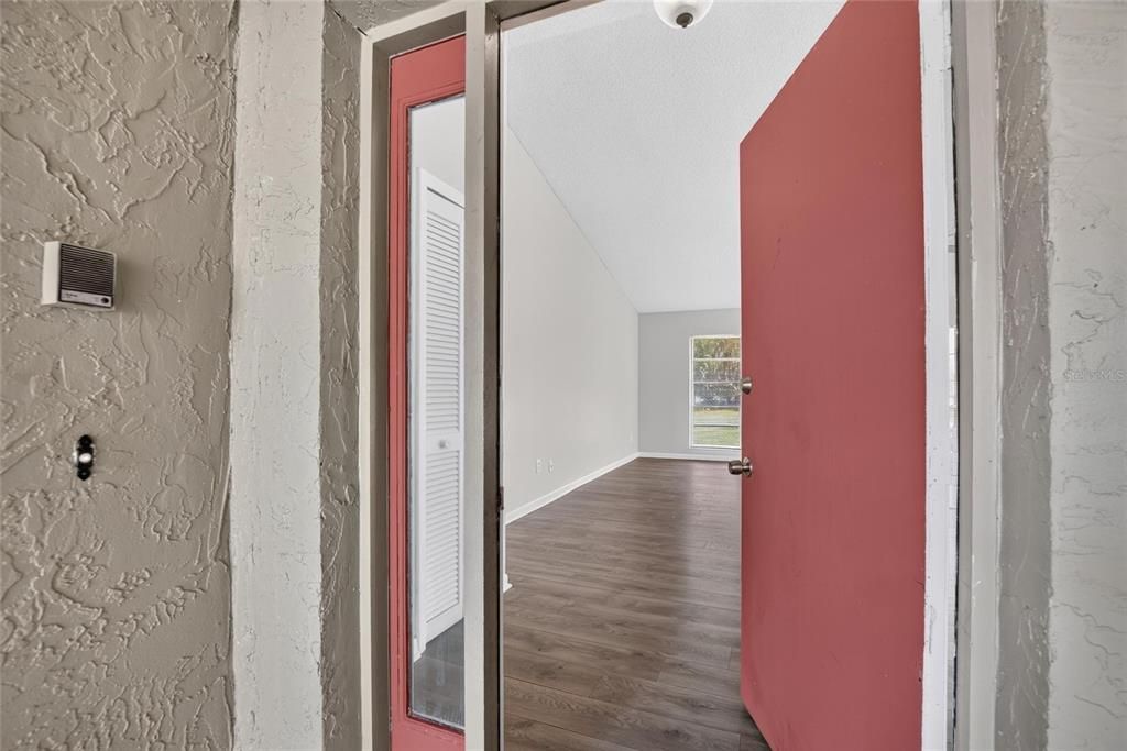 For Rent: $2,450 (3 beds, 2 baths, 1718 Square Feet)