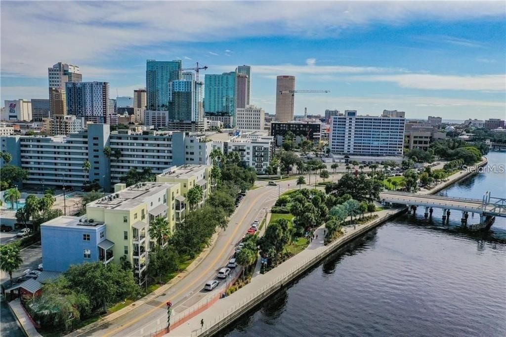 For Rent: $2,750 (2 beds, 2 baths, 1230 Square Feet)