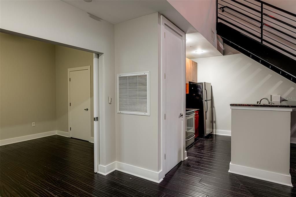 For Rent: $2,750 (2 beds, 2 baths, 1230 Square Feet)