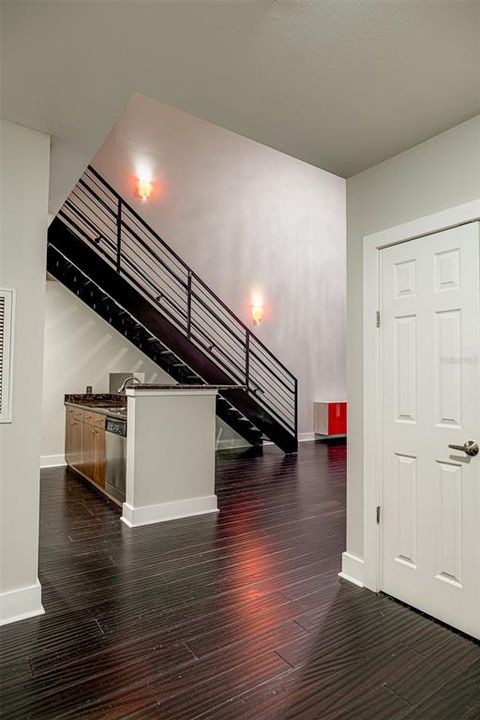 For Rent: $2,750 (2 beds, 2 baths, 1230 Square Feet)