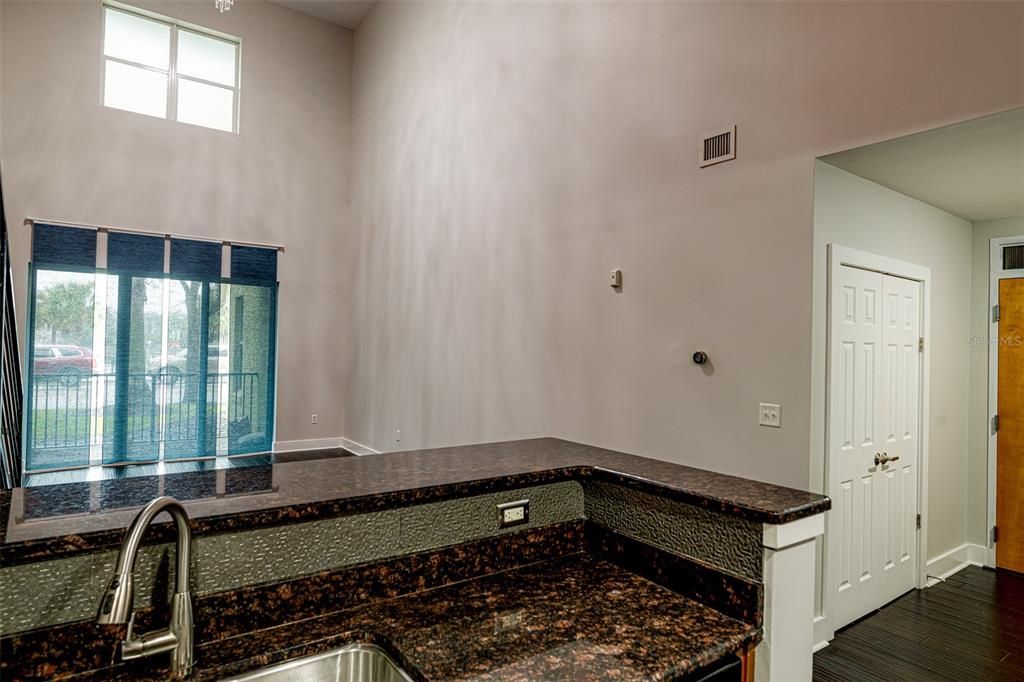 For Rent: $2,750 (2 beds, 2 baths, 1230 Square Feet)
