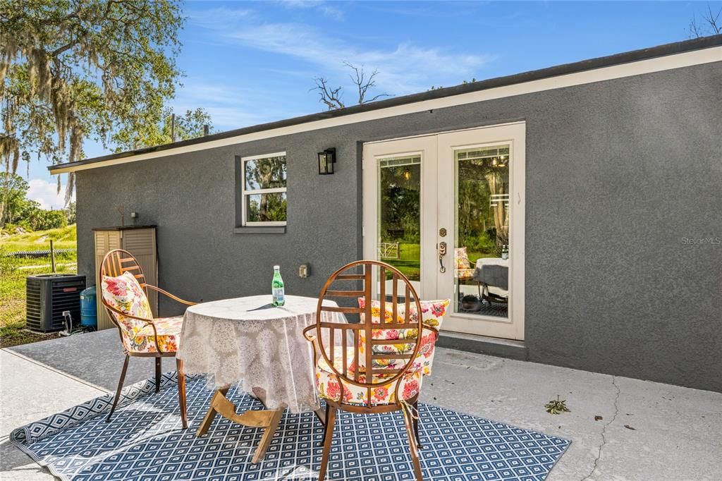 For Sale: $395,000 (3 beds, 2 baths, 1040 Square Feet)