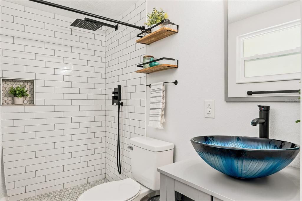 For Sale: $395,000 (3 beds, 2 baths, 1040 Square Feet)
