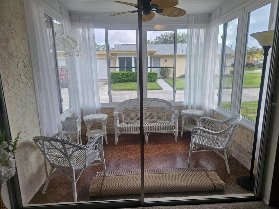 En Venta: $189,000 (2 camas, 2 baños, 1000 Pies cuadrados)