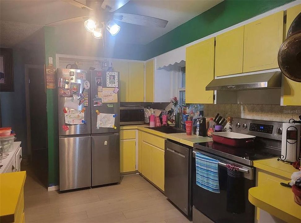 For Sale: $566,000 (3 beds, 2 baths, 1121 Square Feet)