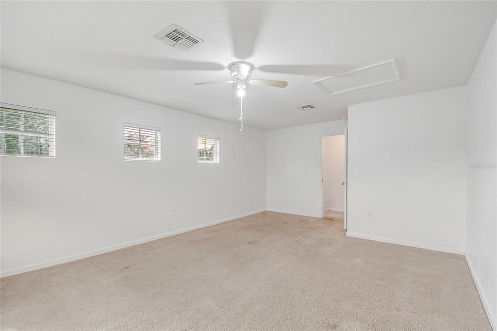 En Venta: $298,500 (3 camas, 2 baños, 2169 Pies cuadrados)