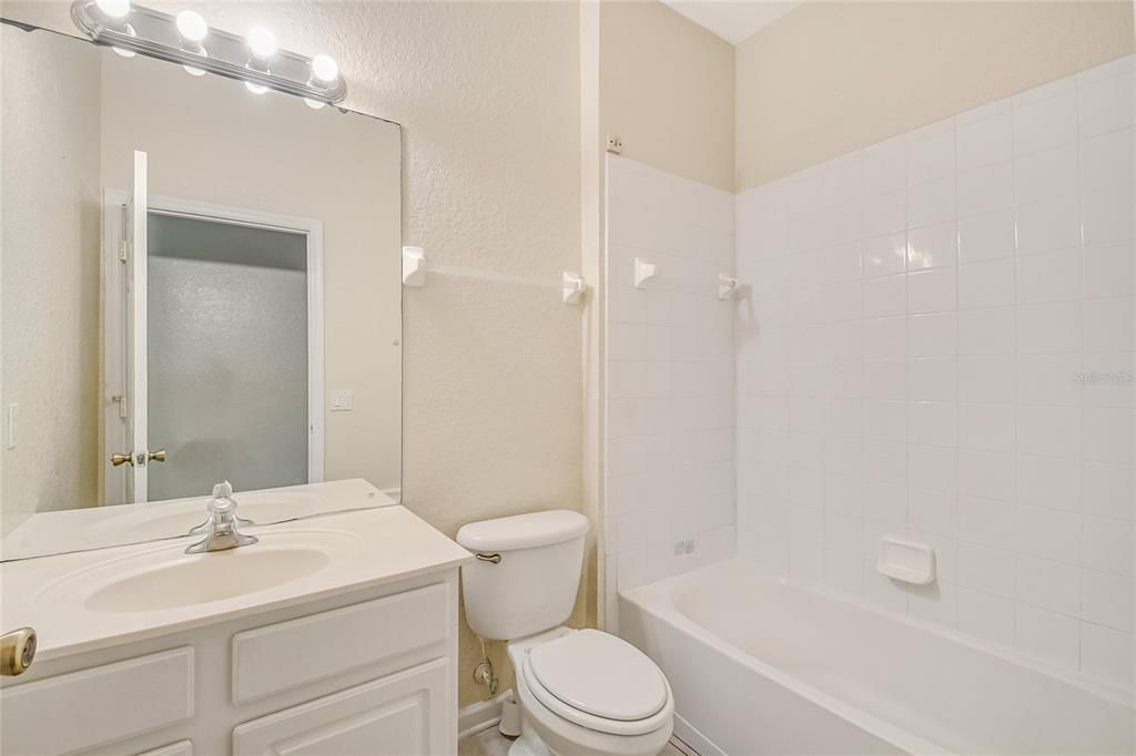 En Venta: $298,500 (3 camas, 2 baños, 2169 Pies cuadrados)