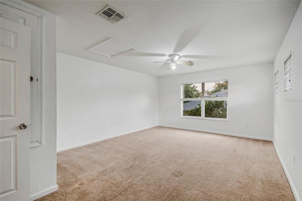 En Venta: $298,500 (3 camas, 2 baños, 2169 Pies cuadrados)