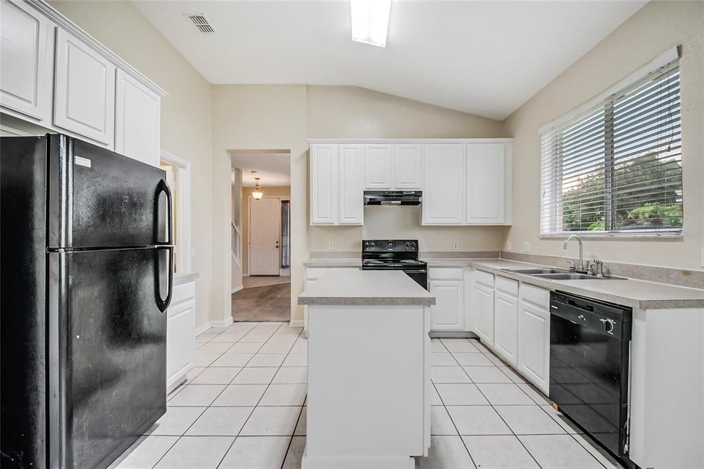 En Venta: $298,500 (3 camas, 2 baños, 2169 Pies cuadrados)