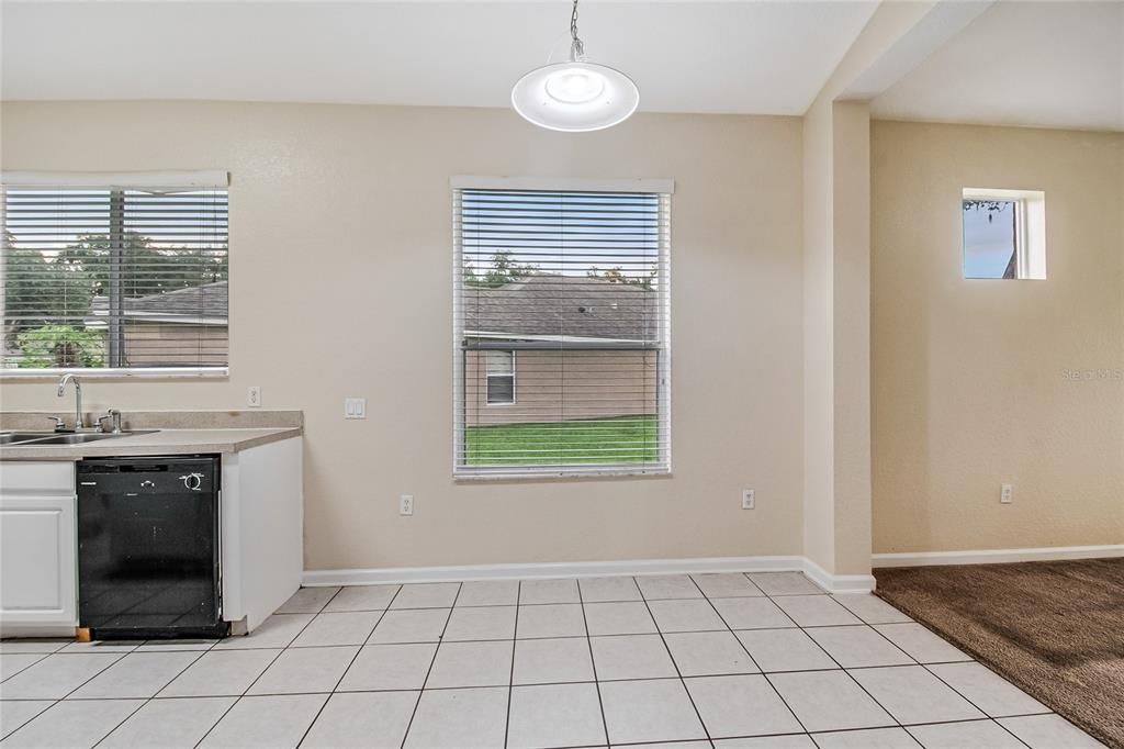 En Venta: $298,500 (3 camas, 2 baños, 2169 Pies cuadrados)