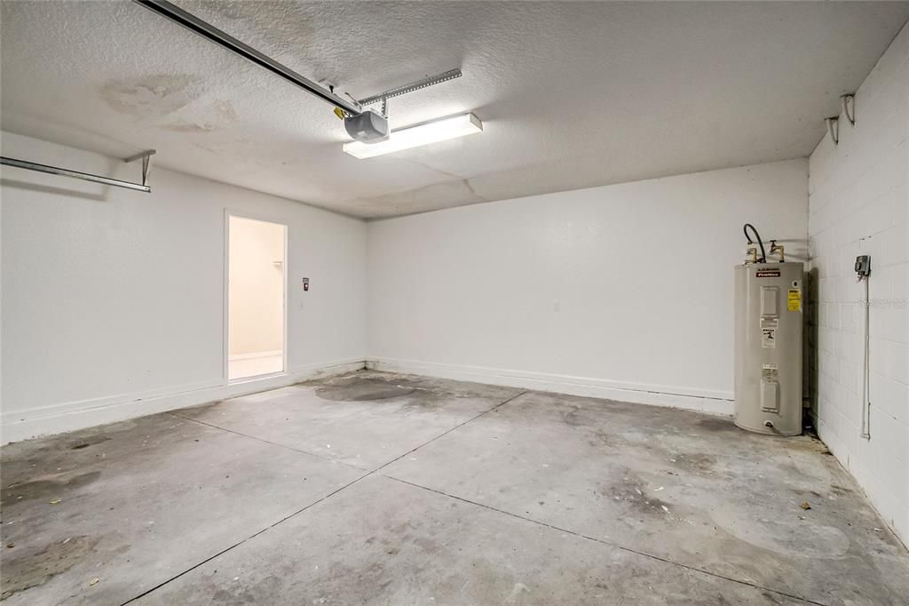 En Venta: $298,500 (3 camas, 2 baños, 2169 Pies cuadrados)
