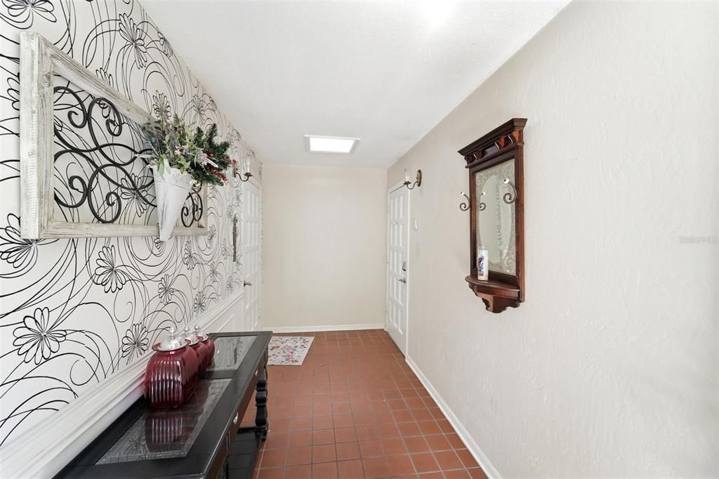 For Sale: $209,000 (2 beds, 2 baths, 1196 Square Feet)