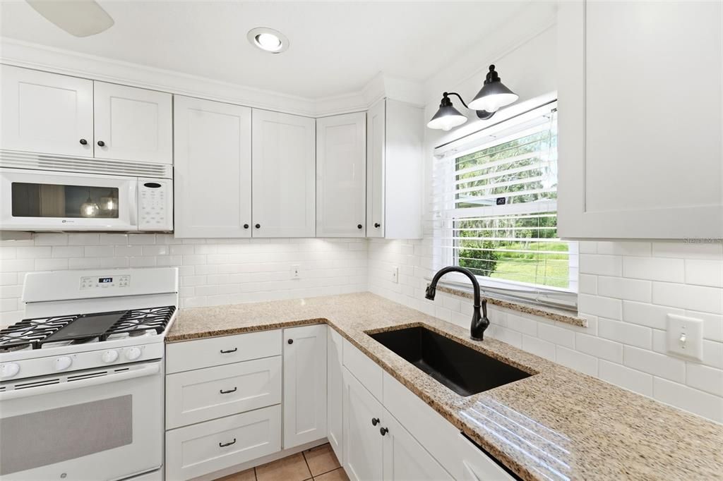 For Sale: $209,000 (2 beds, 2 baths, 1196 Square Feet)
