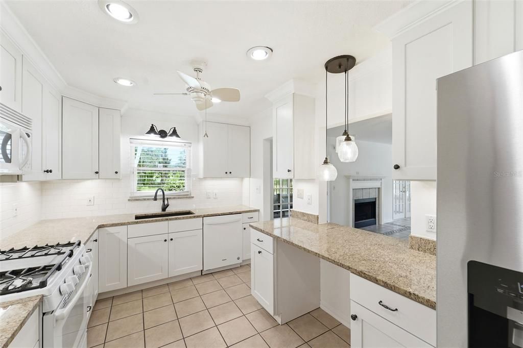 For Sale: $209,000 (2 beds, 2 baths, 1196 Square Feet)