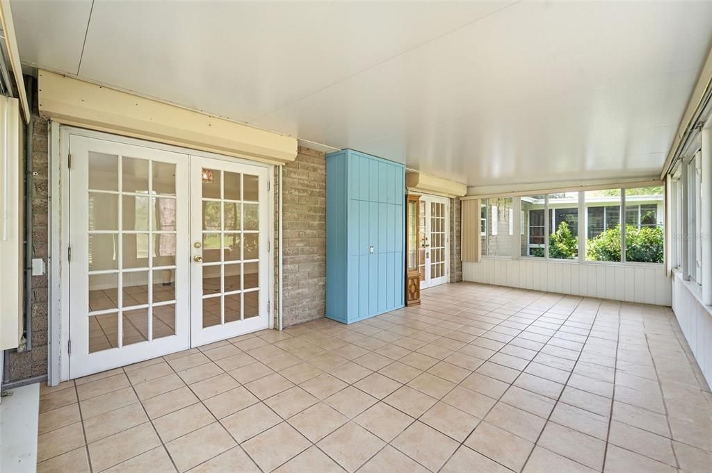 For Sale: $209,000 (2 beds, 2 baths, 1196 Square Feet)