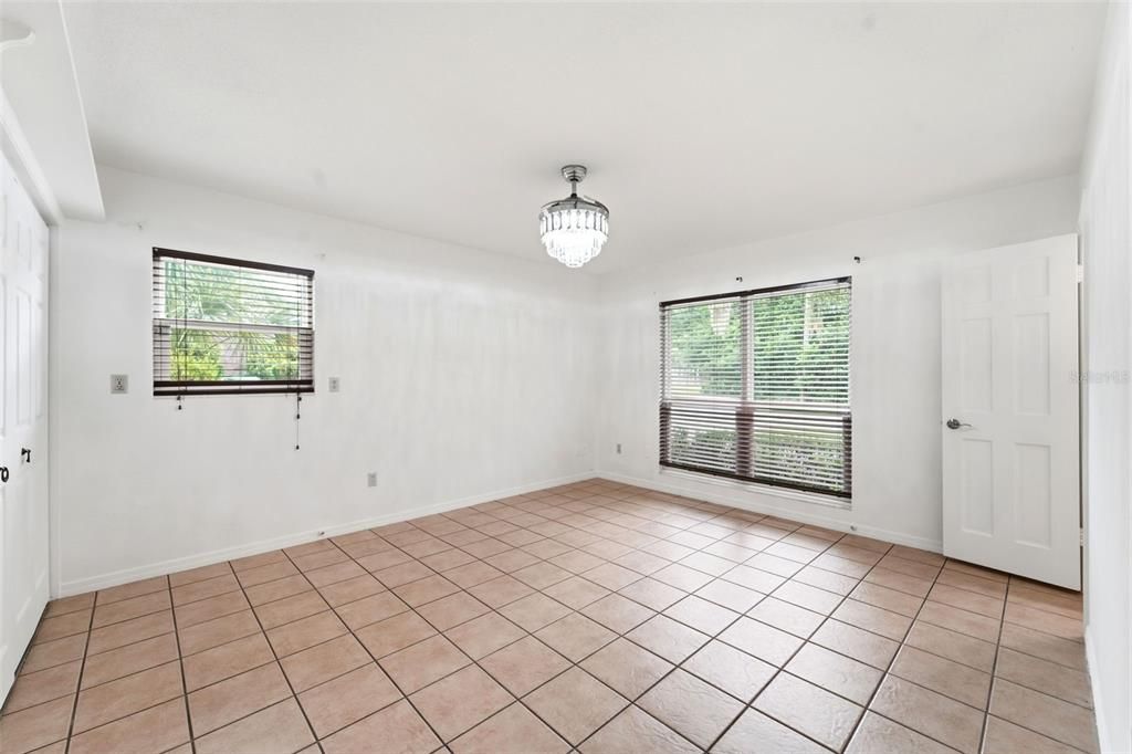 For Sale: $209,000 (2 beds, 2 baths, 1196 Square Feet)