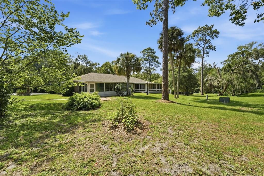 For Sale: $209,000 (2 beds, 2 baths, 1196 Square Feet)