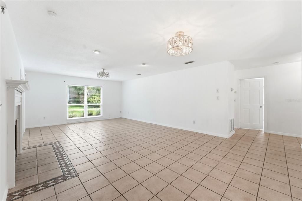 For Sale: $209,000 (2 beds, 2 baths, 1196 Square Feet)