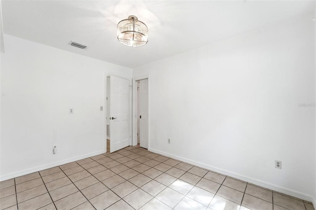 For Sale: $209,000 (2 beds, 2 baths, 1196 Square Feet)