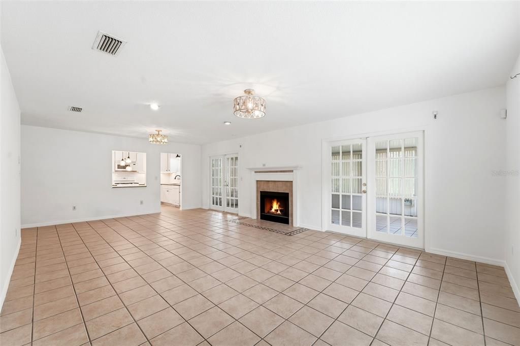 For Sale: $209,000 (2 beds, 2 baths, 1196 Square Feet)