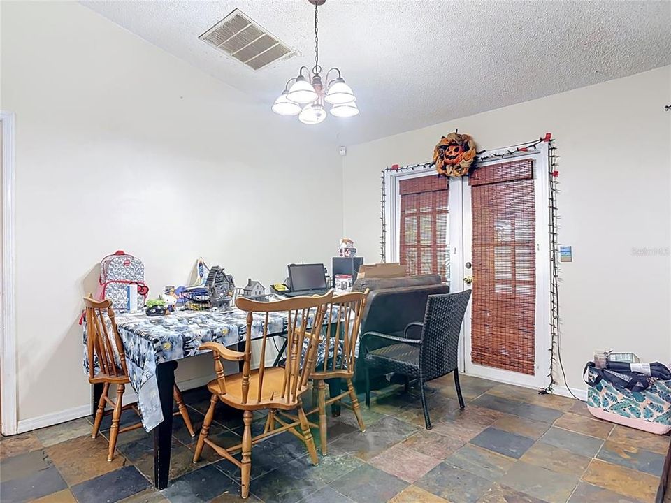 For Sale: $289,000 (3 beds, 2 baths, 1448 Square Feet)