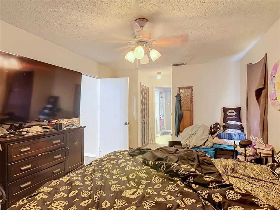 For Sale: $289,000 (3 beds, 2 baths, 1448 Square Feet)