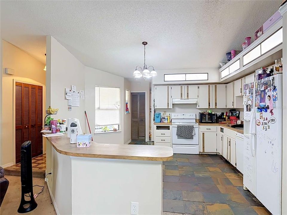 For Sale: $289,000 (3 beds, 2 baths, 1448 Square Feet)