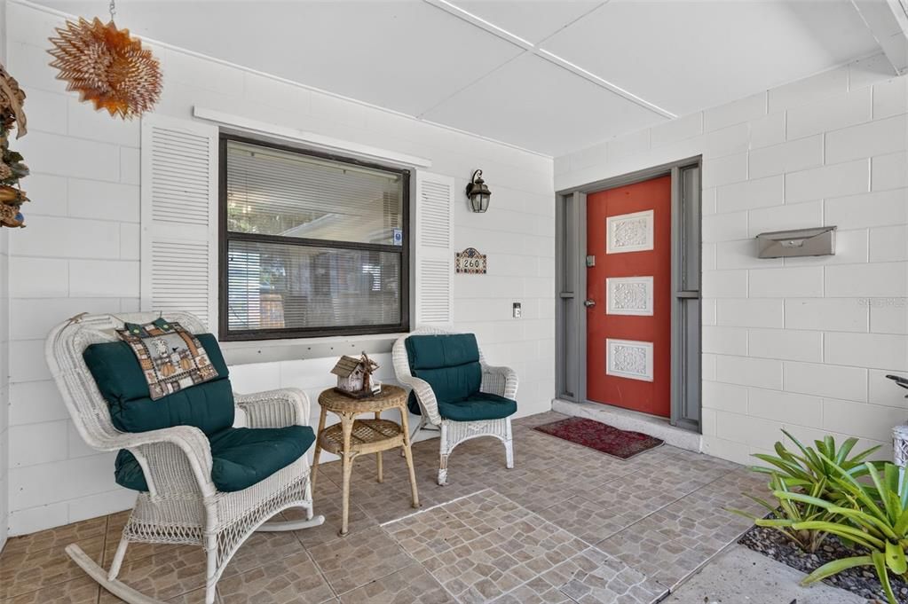 Active With Contract: $250,000 (3 beds, 2 baths, 1950 Square Feet)