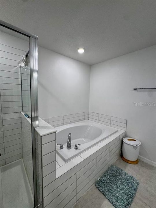 For Rent: $2,450 (4 beds, 2 baths, 2466 Square Feet)