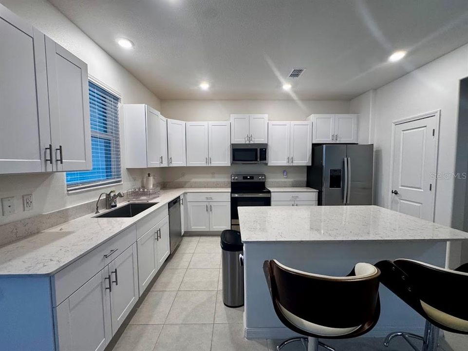 For Rent: $2,450 (4 beds, 2 baths, 2466 Square Feet)