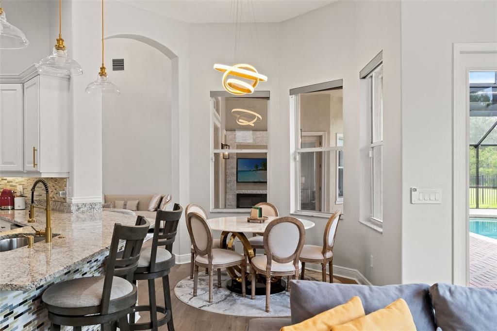 На продажу: $1,295,000 (5 спален, 5 ванн, 4123 Квадратных фут)