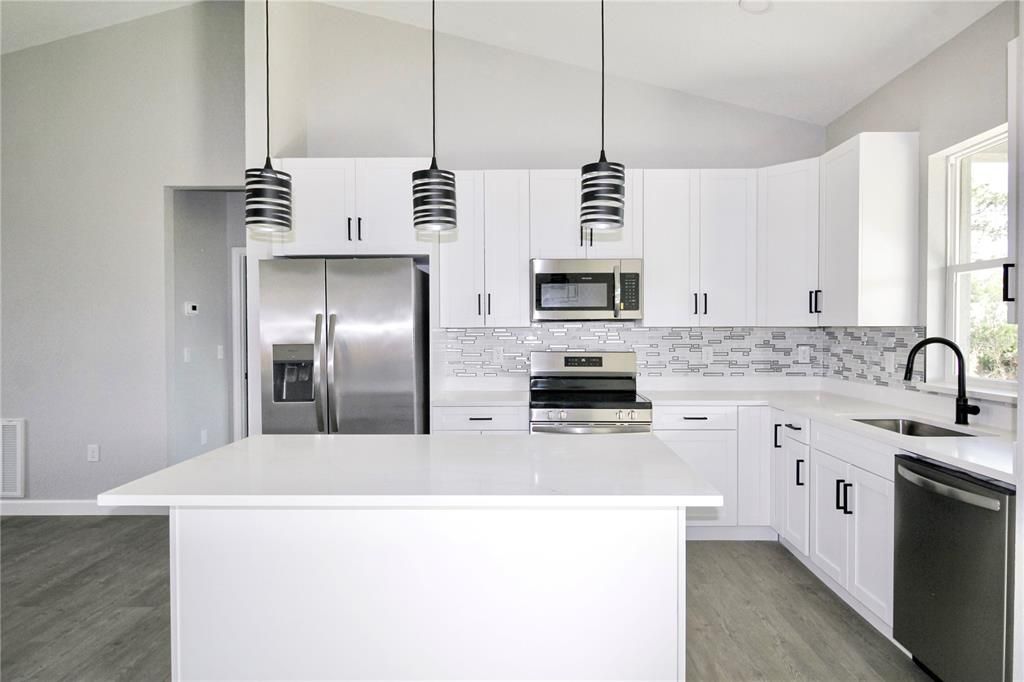 For Rent: $2,190 (3 beds, 2 baths, 1488 Square Feet)