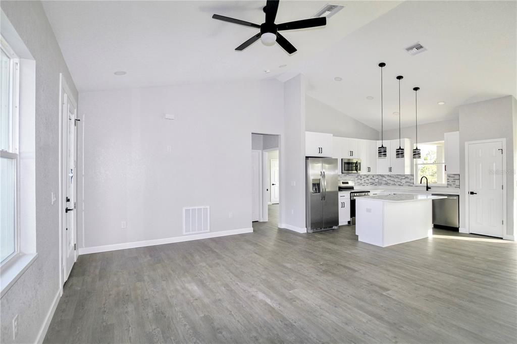 For Rent: $2,190 (3 beds, 2 baths, 1488 Square Feet)